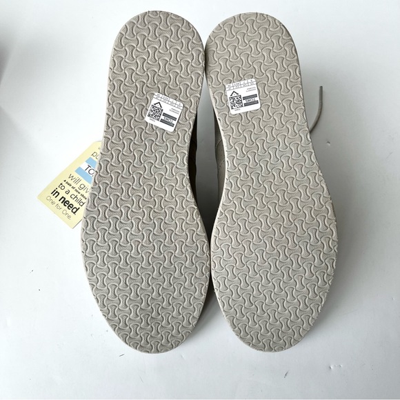 NEW IN BOX Toms Men’s Brogue Leather Shoes in Taupe 8M - Picture 13 of 15